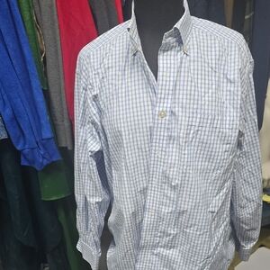 Vineyard Vines Blue and White Casual Button Down Shirt